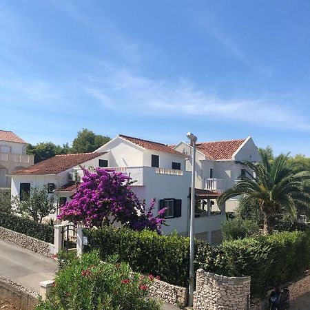 Holiday Home Brac Supetar Ngoại thất bức ảnh