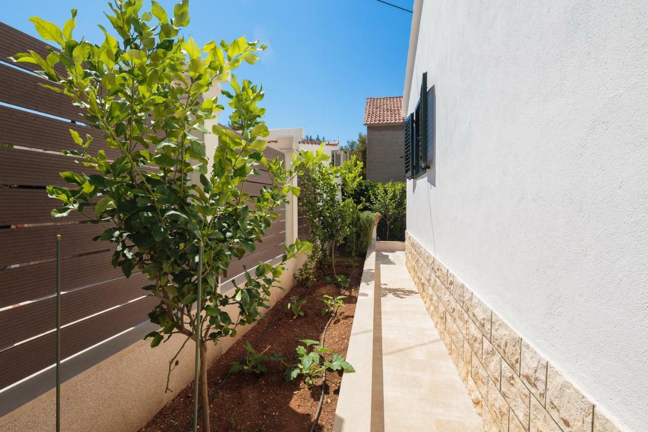 Holiday Home Brac Supetar Ngoại thất bức ảnh