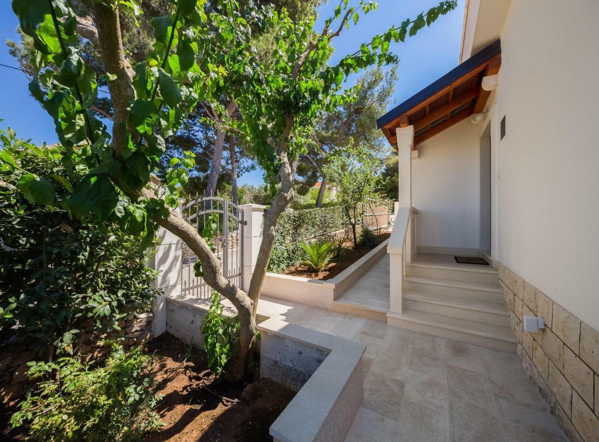 Holiday Home Brac Supetar Ngoại thất bức ảnh