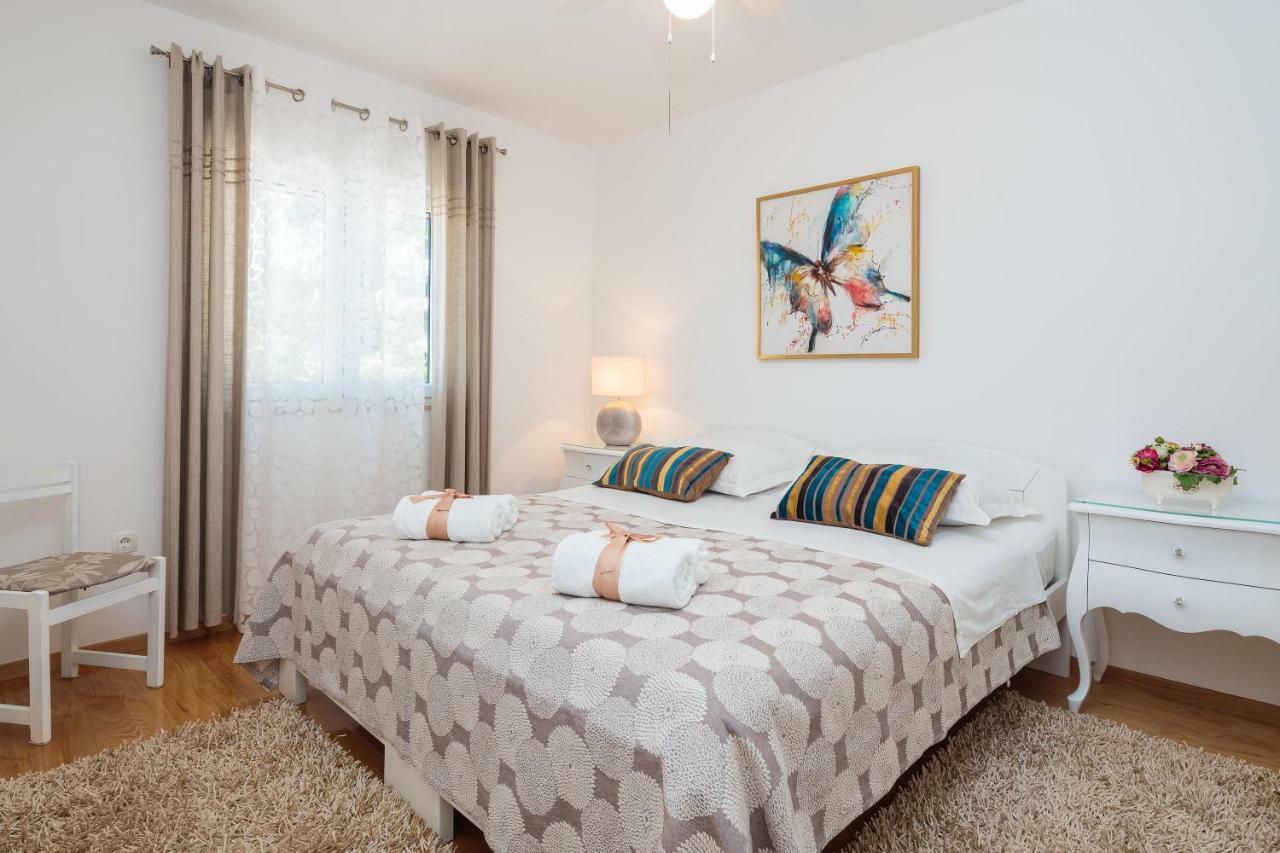 Holiday Home Brac Supetar Ngoại thất bức ảnh