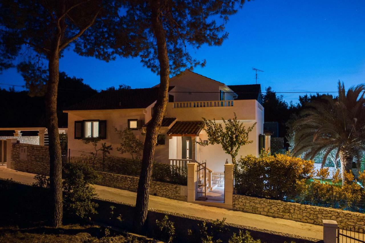 Holiday Home Brac Supetar Ngoại thất bức ảnh