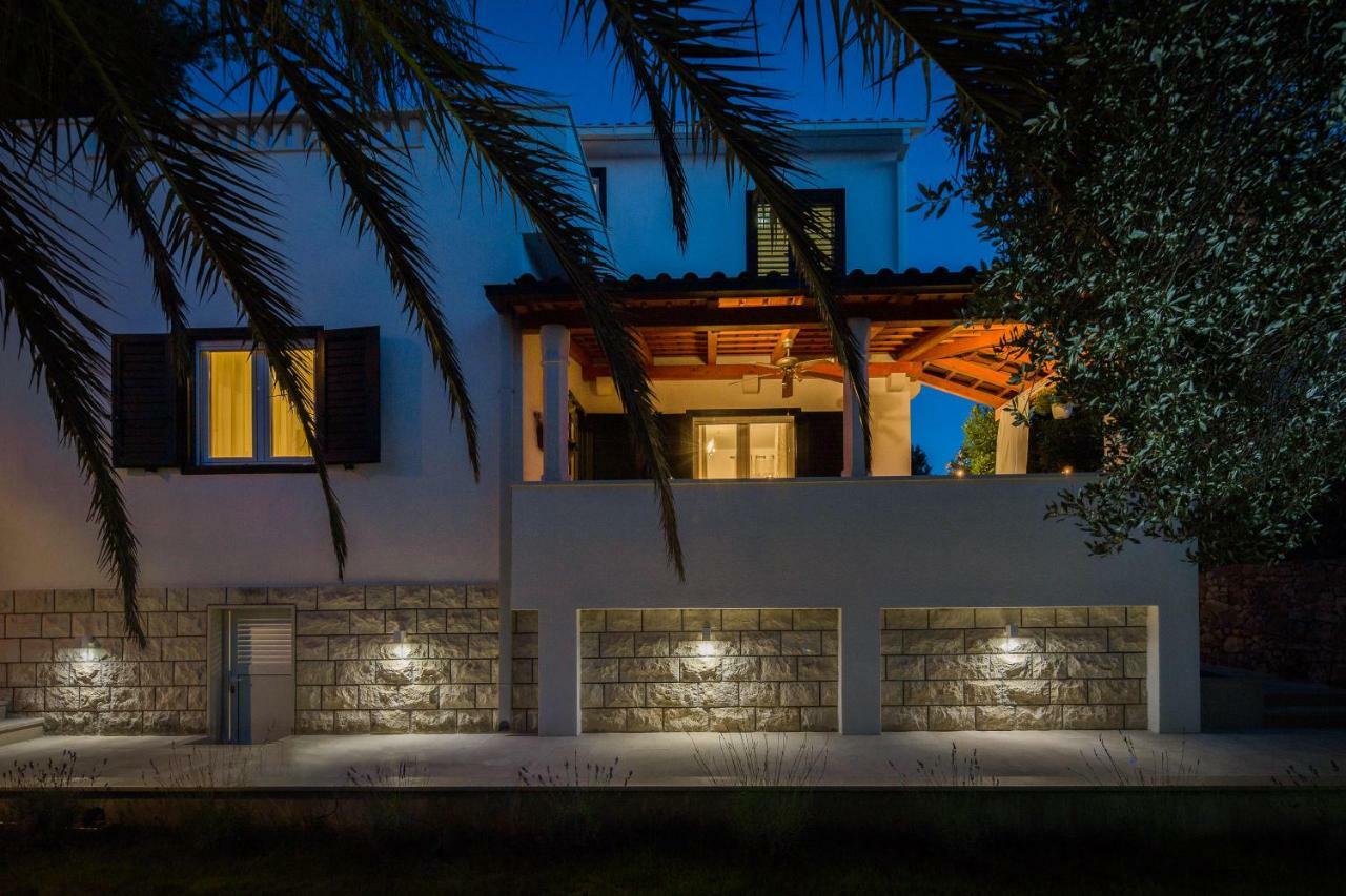 Holiday Home Brac Supetar Ngoại thất bức ảnh
